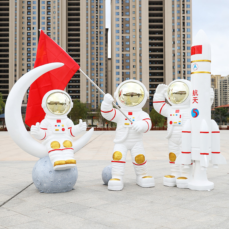 Astronaut sculpture ornament o - Gardening Tools Sketch recension och pris